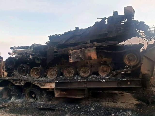 子母弹导弹突袭，土耳其大批坦克遭分尸：现场曝光士兵都被烧焦