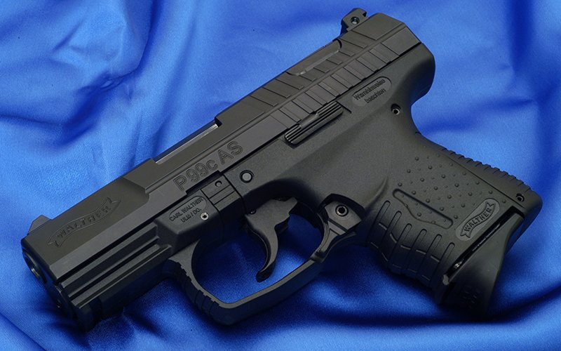 Cops probe how police pistol ended up with robbers
