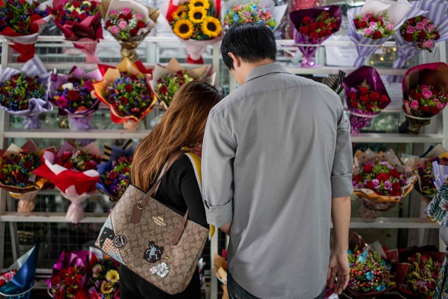 Love continues to bloom despite Covid-19 scare