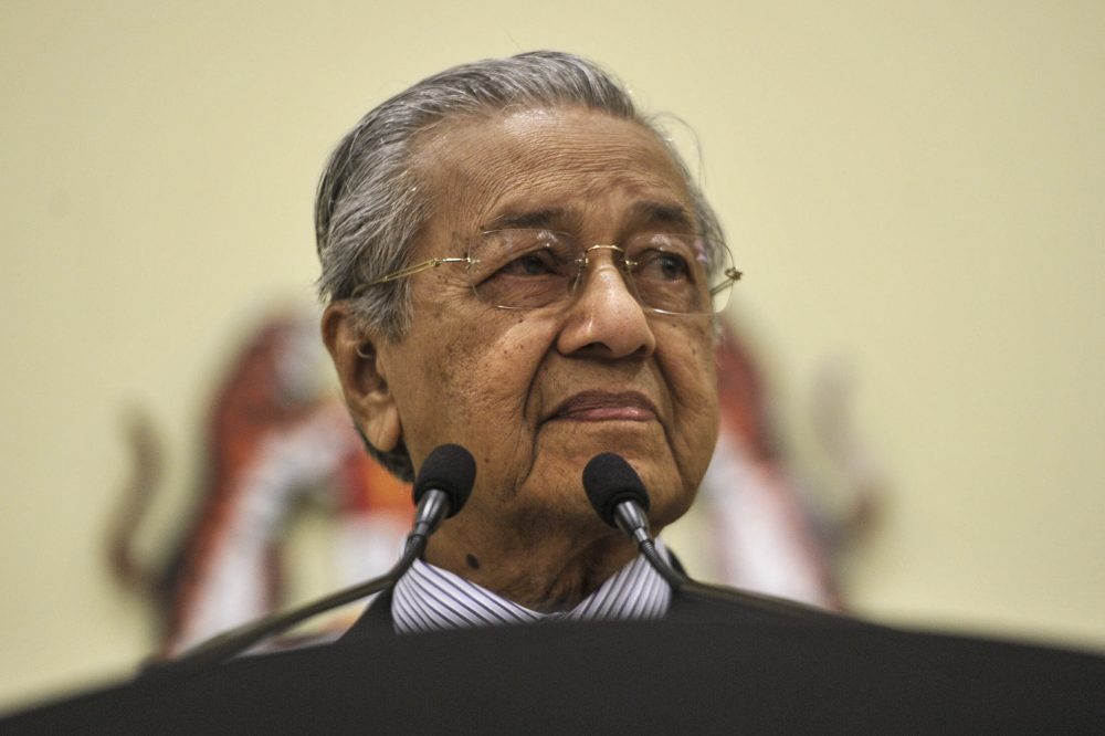 Stay on as PM? ‘Mana boleh tahan’, says Dr M