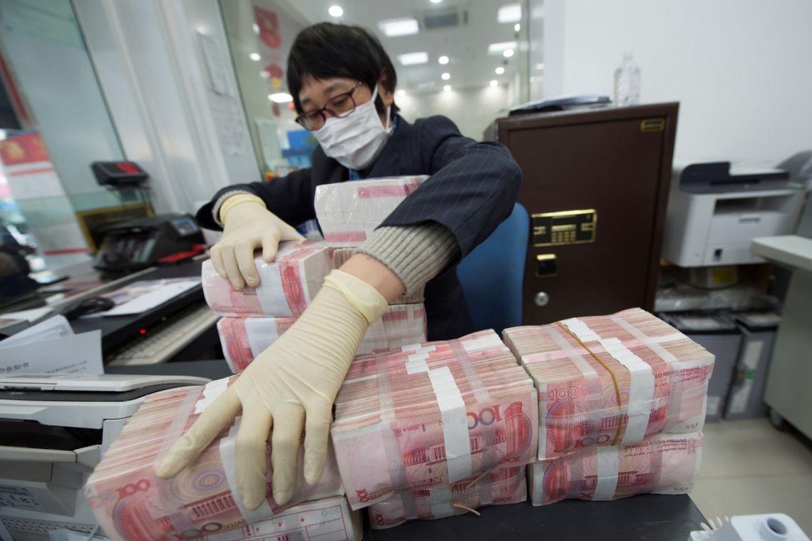 China cleans, locks away banknotes to stop coronavirus spread