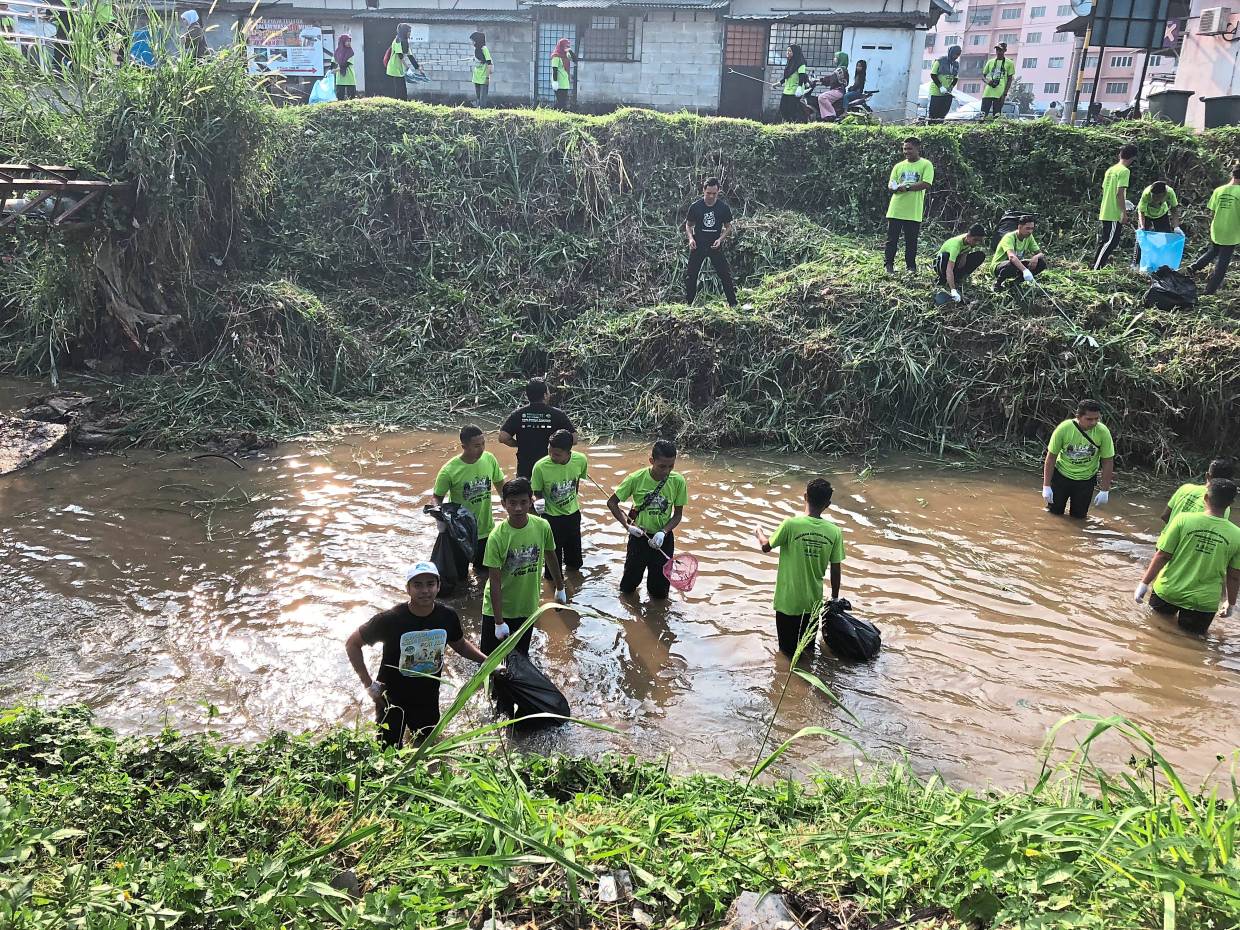 Local residents along Sungai Batu in Selangor turn river warriors to protect the environment