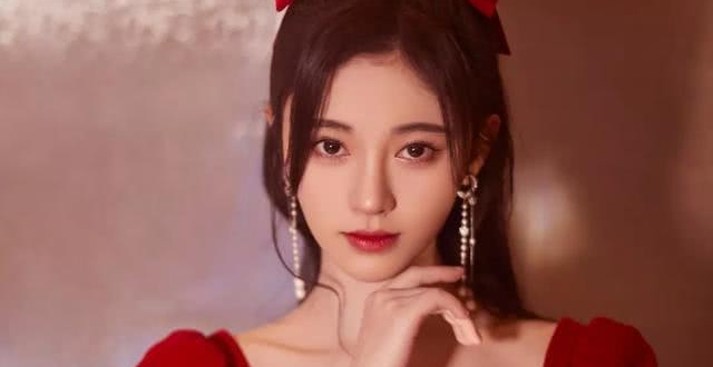 小花身高成谜：鞠婧祎被嘲比例感人，可她却因为太高而烦恼