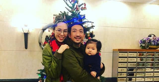 港媒曝李灿森老婆带女儿逛街，Lucy调皮玩耍，全程未见消毒双手