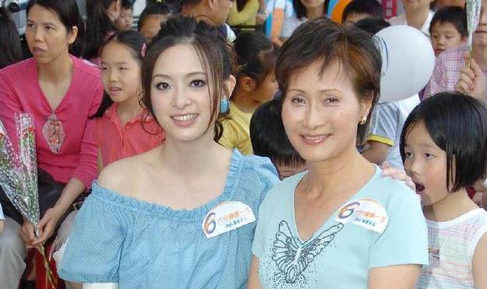 刘真抢救中有好消息！刘母松口：平安苏醒恢复中