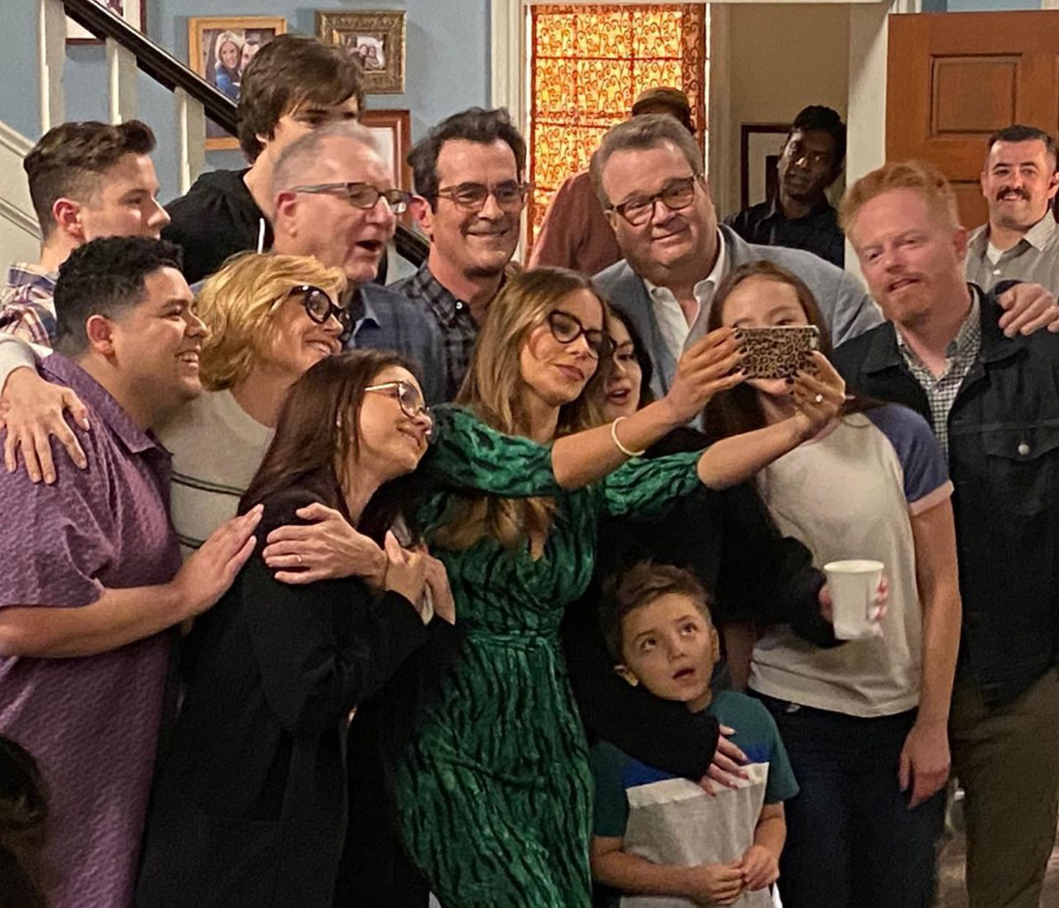 Sofia Vergara, Eric Stonestreet & More Mark Final Day of Filming Modern Family After 11 Years
