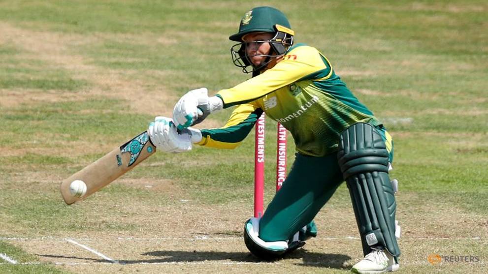 Du Preez clinches tense win for South Africa women over England