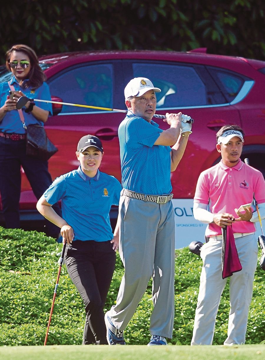 Agong participates in MGA Charity Golf Meet