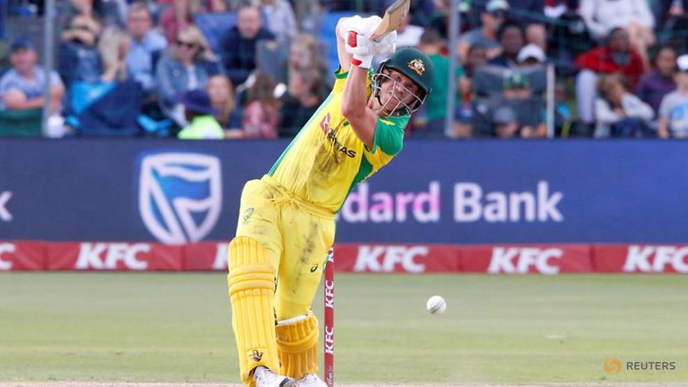 Warner stranded as Australia fall short in second T20