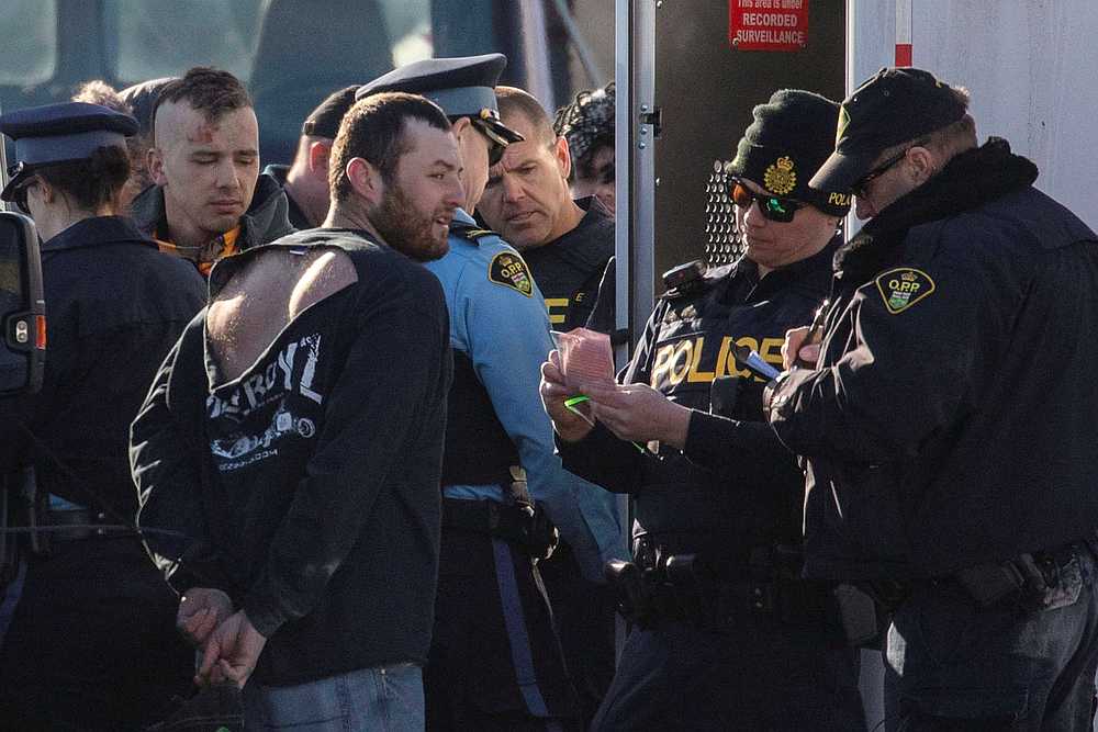 Canadian police clear indigenous rail blockade, arrest 10