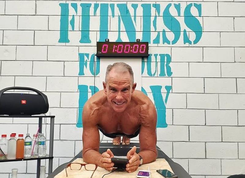 62-year-old ex-US marine sets world record by holding plank for over eight hours (VIDEO)
