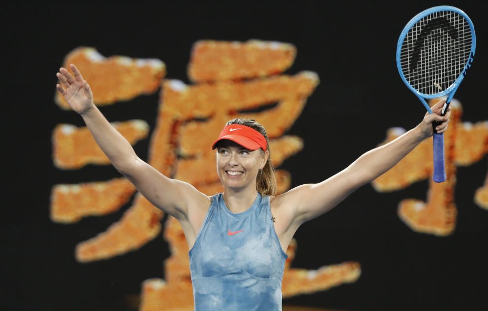 Sharapova says she is pregnant with first child