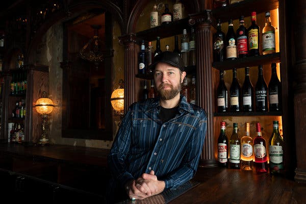 A Mezcal Master Turns to the Martini