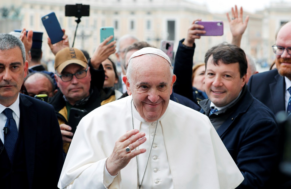 Pope to Catholics: For Lent, give up trolling