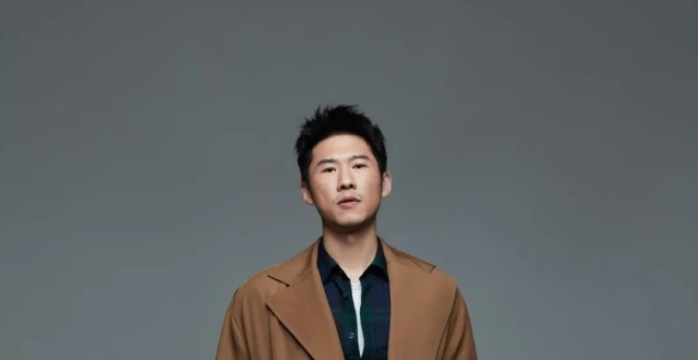 王骁：“剧抛脸”不露相