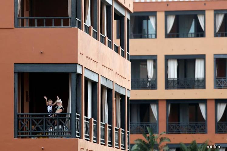 Over 100 guests cleared to leave Tenerife hotel on coronavirus lockdown
