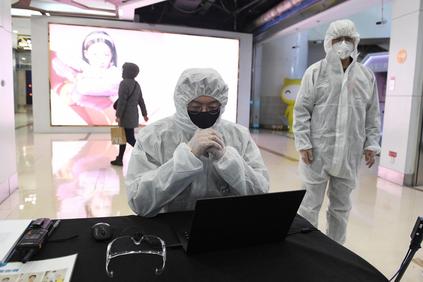 Chinese man sentenced to death for virus checkpoint killing