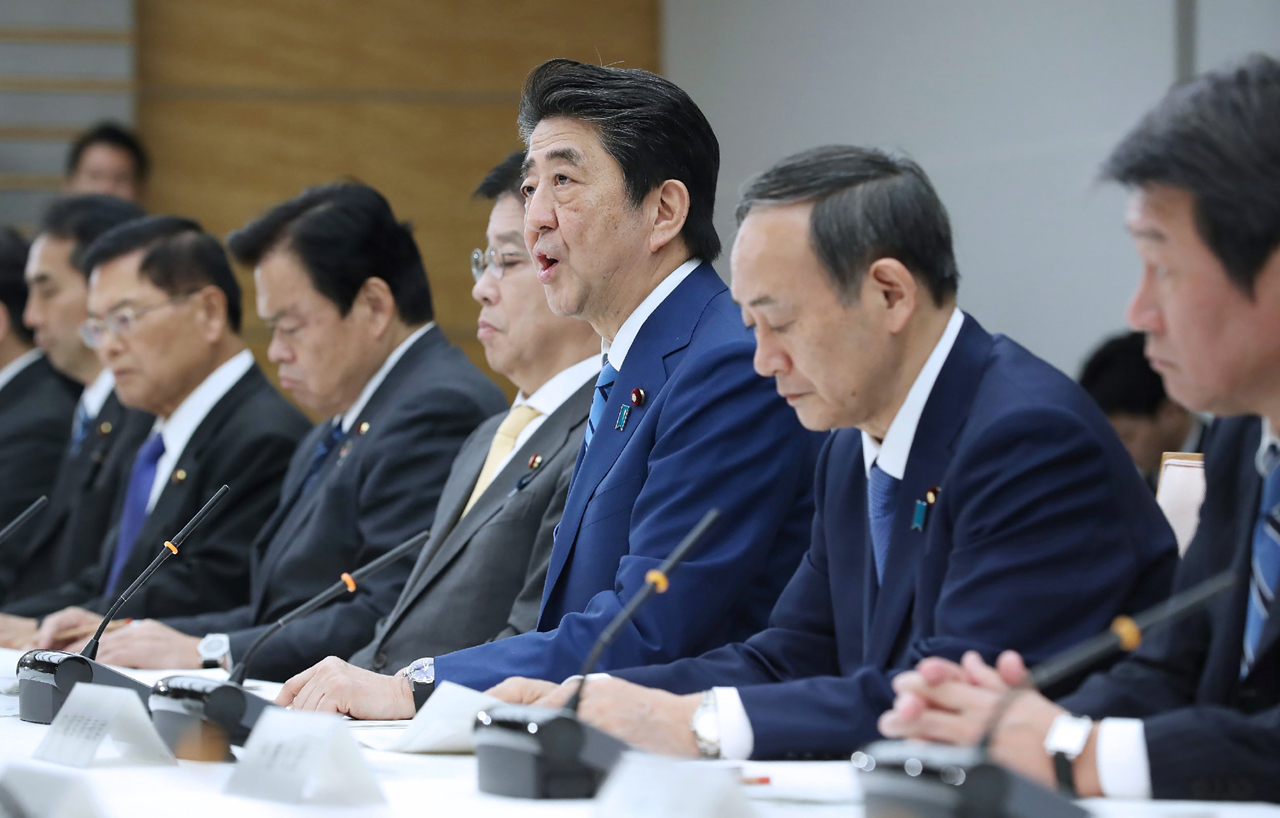 Japan PM calls for nationwide closure of schools over virus