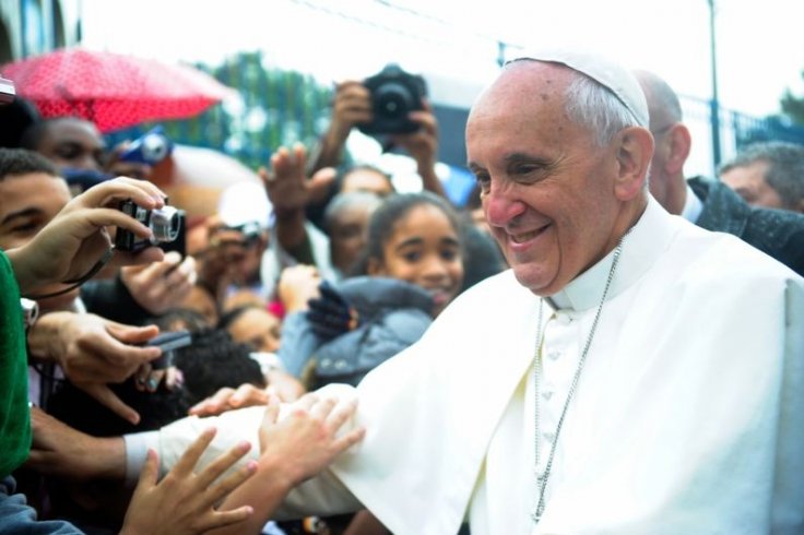Pope asks people to obey rules during exit from the Coronavirus lockdowns