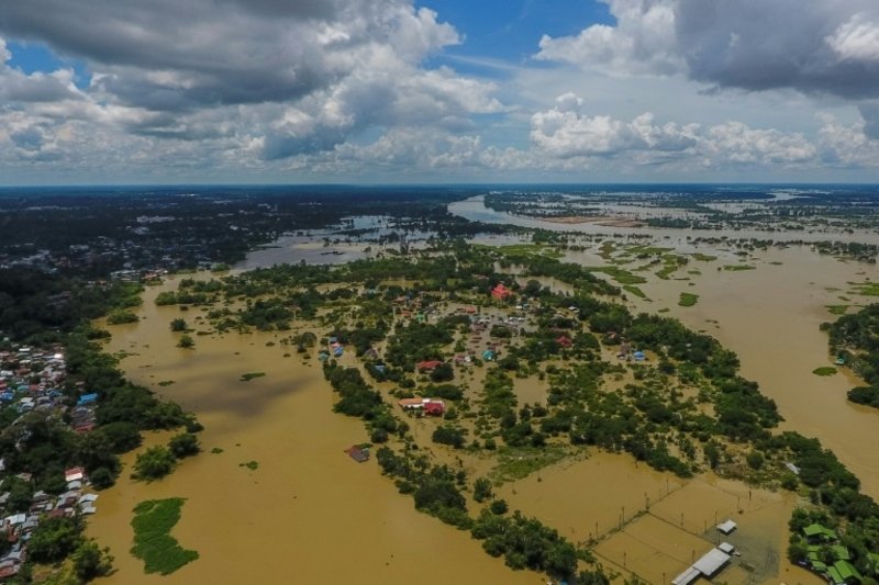 More than 200,000 hit by Congo floods