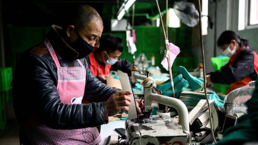 Chinese manufacturing hits record low amid coronavirus outbreak