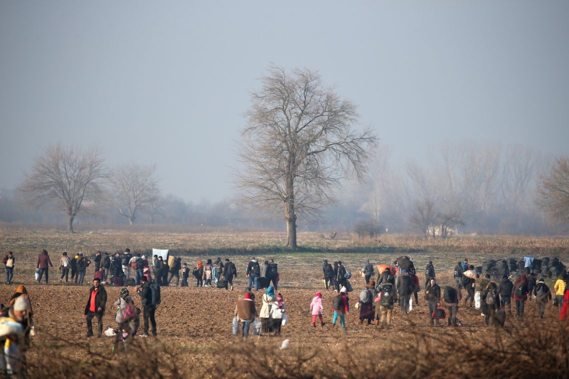 Migrants continue to head to Greece as Turkey opens floodgates