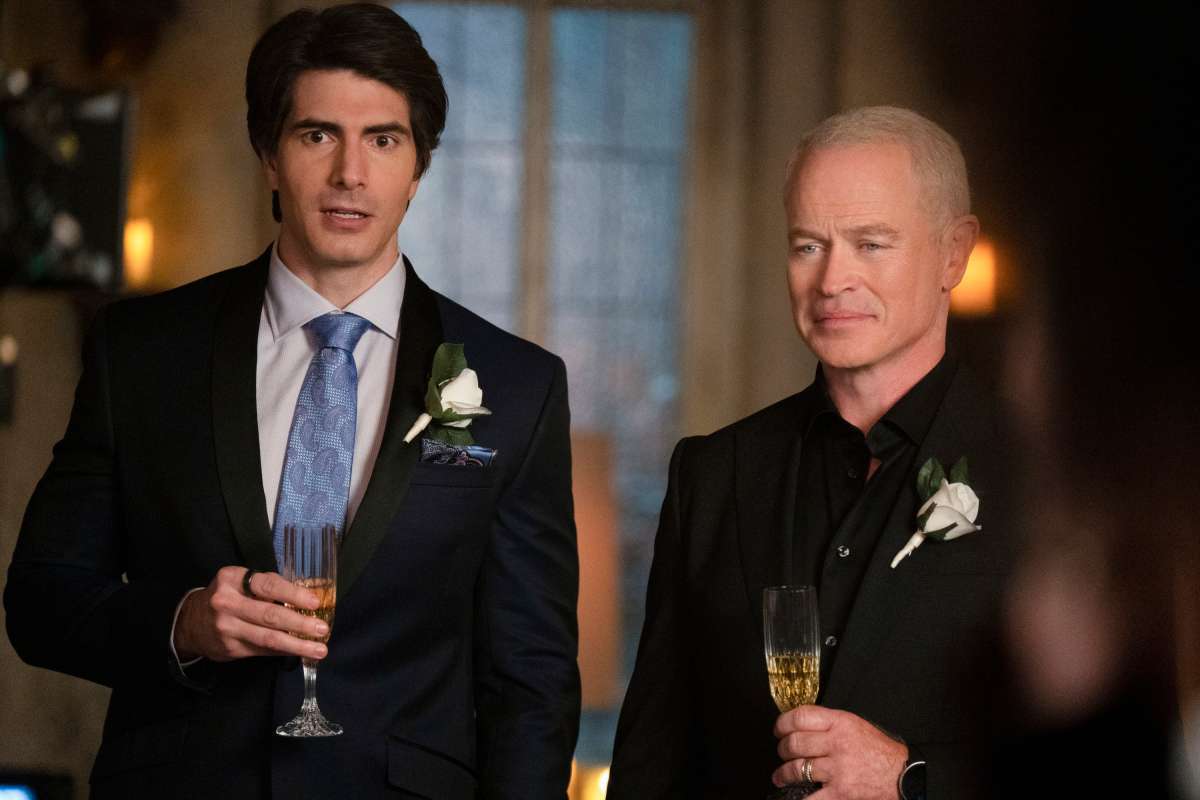 New Legends of Tomorrow "Mr. Parker's Cul-De-Sac" Photos Tease a Wedding for Ray and Nora