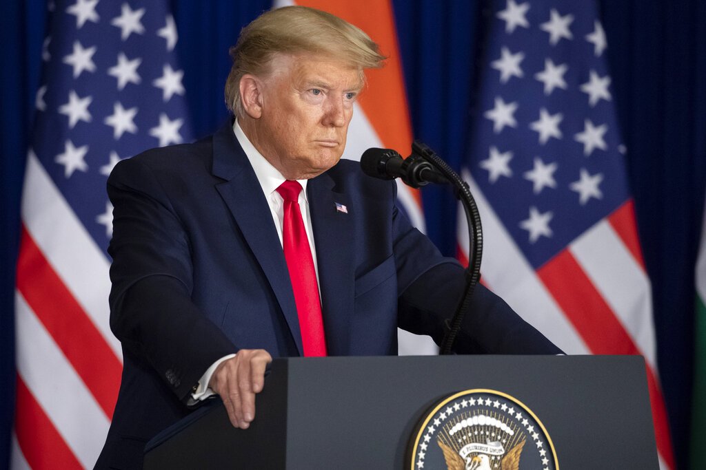 Trump vows to screen travellers after first American dies of coronavirus