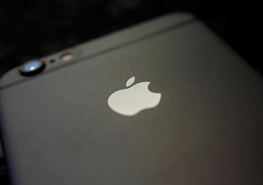 Apple agrees to pay some US iPhone owners S$35 each
