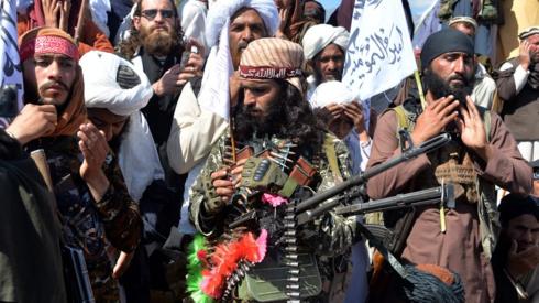 Afghan conflict: Clashes shatter partial truce after US deal