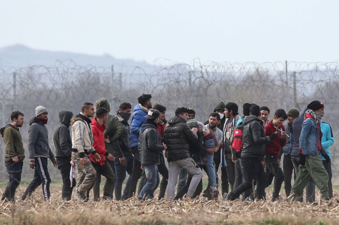 EU members back Greece's crackdown on migrants