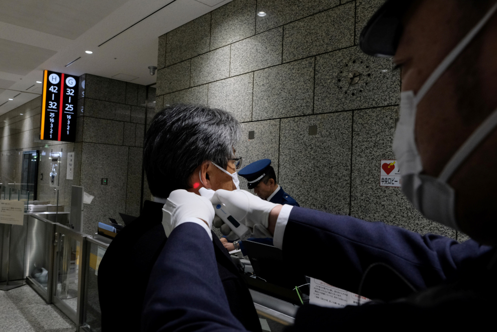Japan to quarantine visitors from China, South Korea over virus