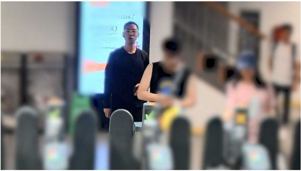 悉尼亚裔男子繁忙CBD火车站假冒警察！出示伪造警徽，试图对陌生女子行骗！（组图）