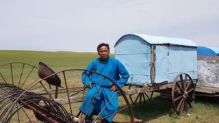 Cashmere and climate change threaten nomadic life