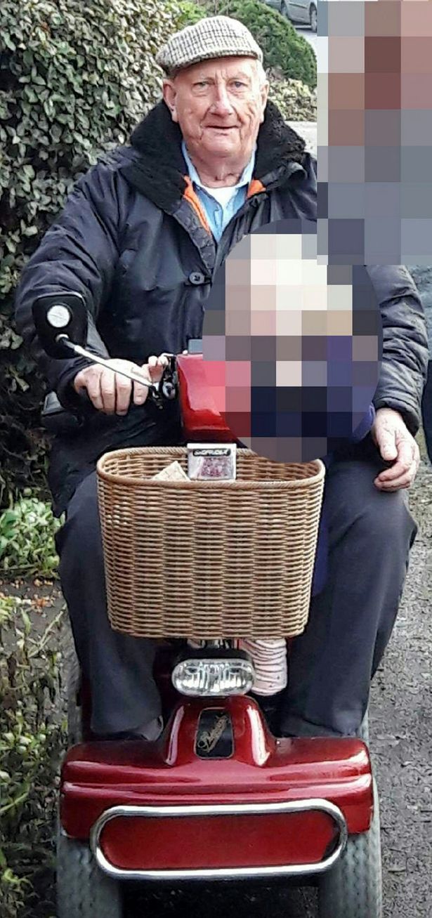 Ex-soldier 'drank 13 pints before stabbing great-uncle to death in drunken frenzy'