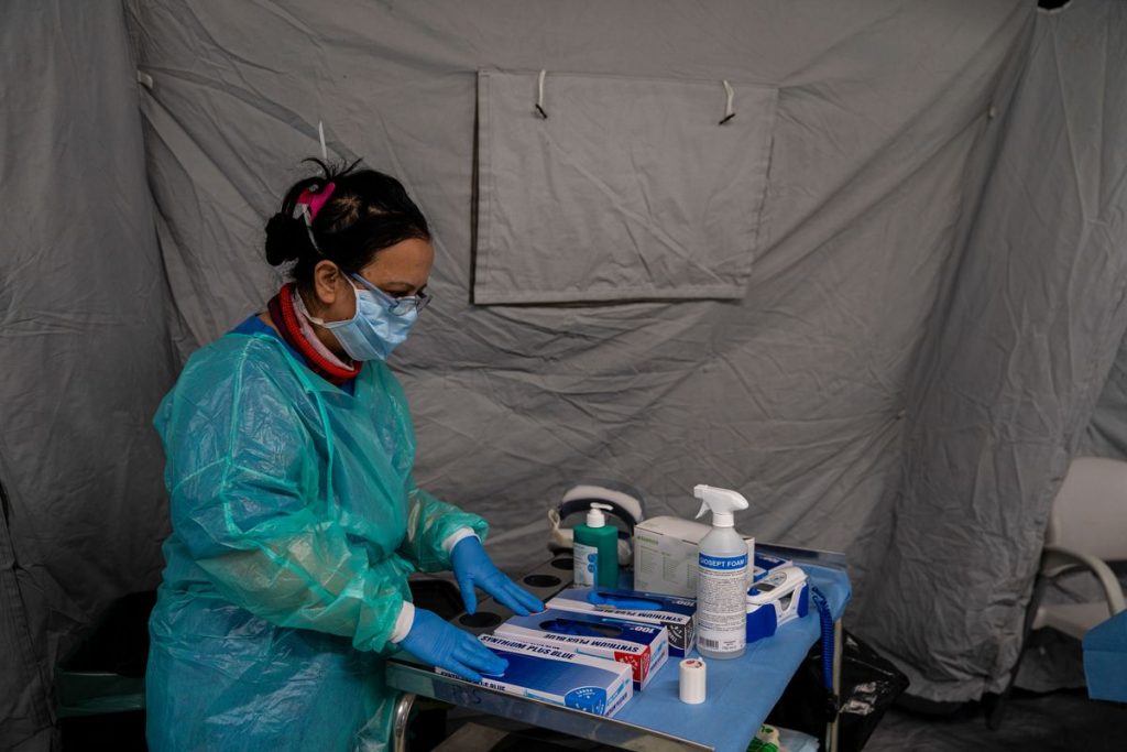 Italy closes schools, adopts radical virus containment steps