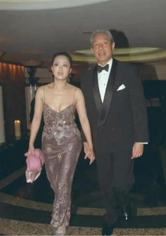 80岁落魄富豪陈耀旻去世，曾出轨钟镇涛前妻，女儿悲痛不接受采访