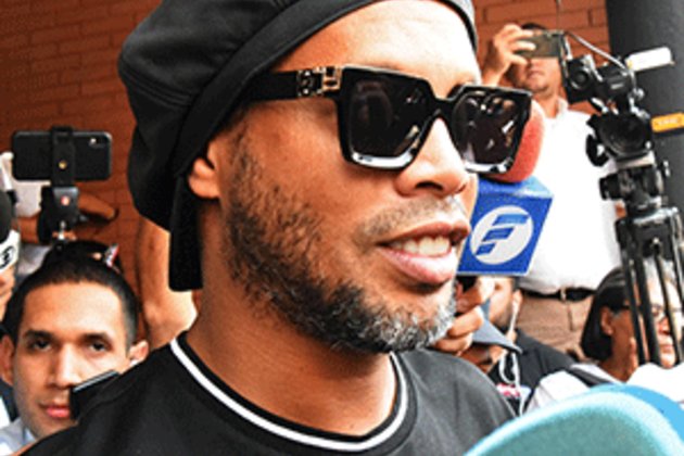 Ex-Brazil star Ronaldinho, brother arrested in Paraguay