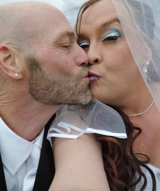 Husband rows with wife over wobbly bed - then police find knife in her back