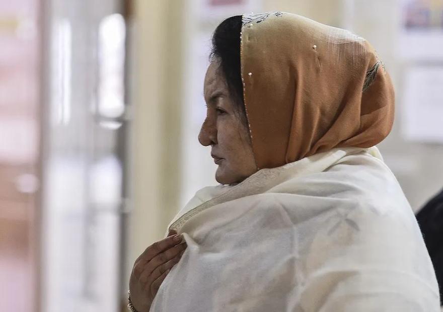 Witness saw bags which Rosmah’s aide said contained cash dropped off at PM’s Putrajaya house