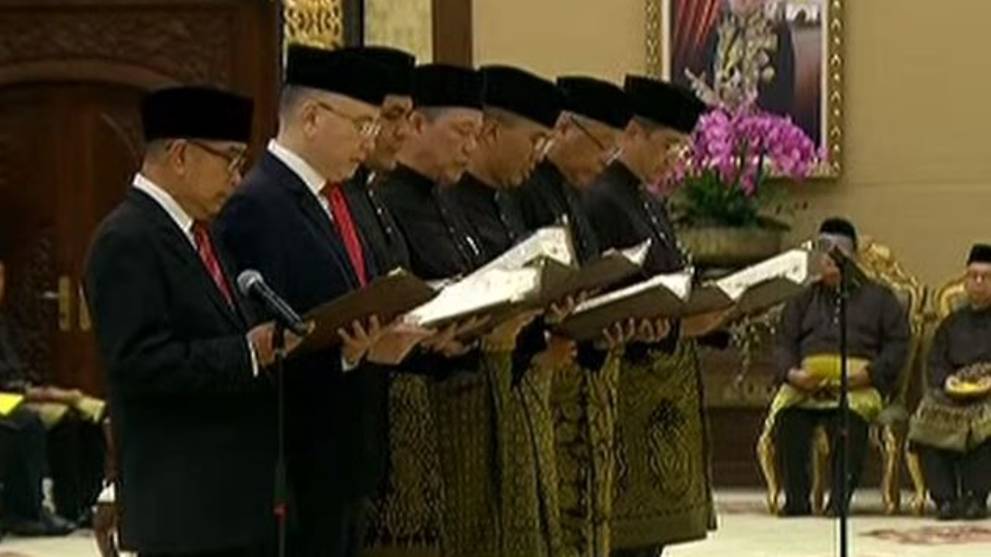 Malaysia's new Cabinet ministers sworn in