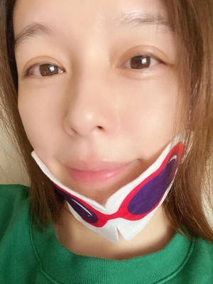 44岁徐若瑄素颜照 网友：这是国中生的脸