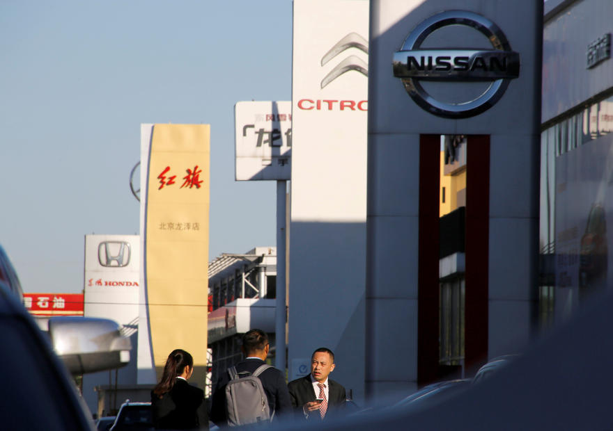 Automakers' sales sink in China due to coronavirus epidemic