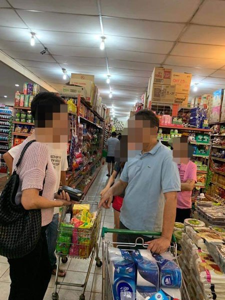 ◤全球大流行◢ 斗湖民众大恐慌 超市抢购日用品