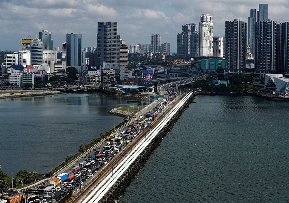 M’sian cargo drivers to get Covid-19 immunisation cert after vaccination in Singapore
