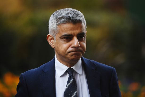 Face masks to be worn by Brits for the next year, London mayor warns