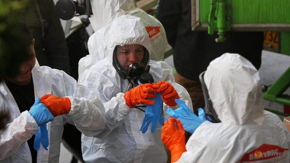 More than 1,000 US coronavirus deaths, near 70,000 cases