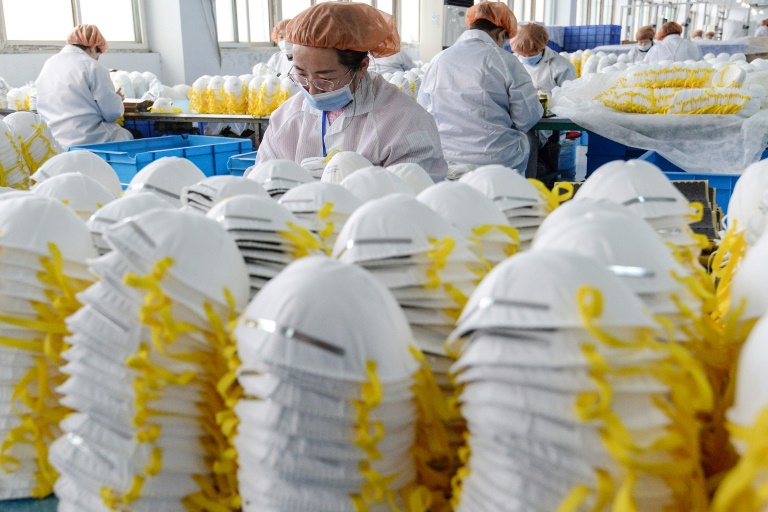 'Printing money': Chinese mask producers booming