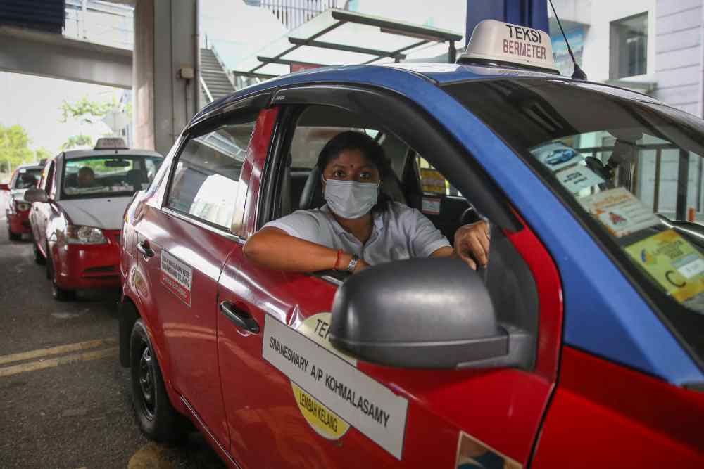 For cabbies, Covid-19 lockdown has sent earnings into freefall