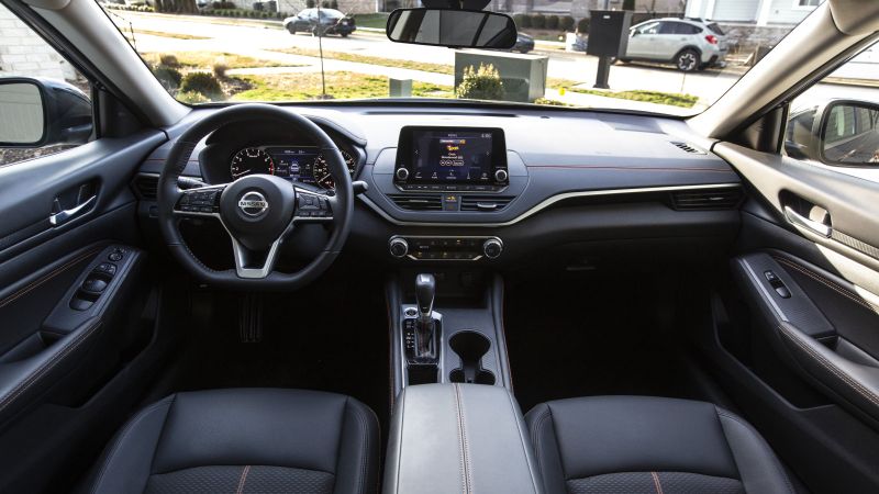2020 Nissan Altima Review & Buying Guide | Hey, look, a sedan